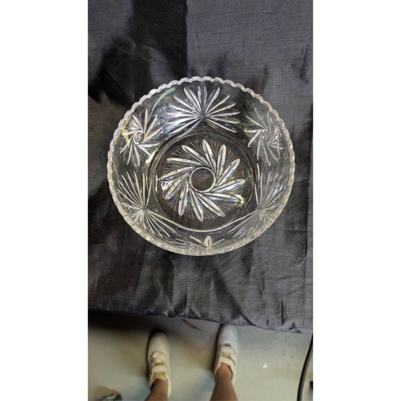 Vintage Crystal Bowl Pinwheel Pattern 8.5" tell by 3 inch high - some scratches - Picture 4 of 9